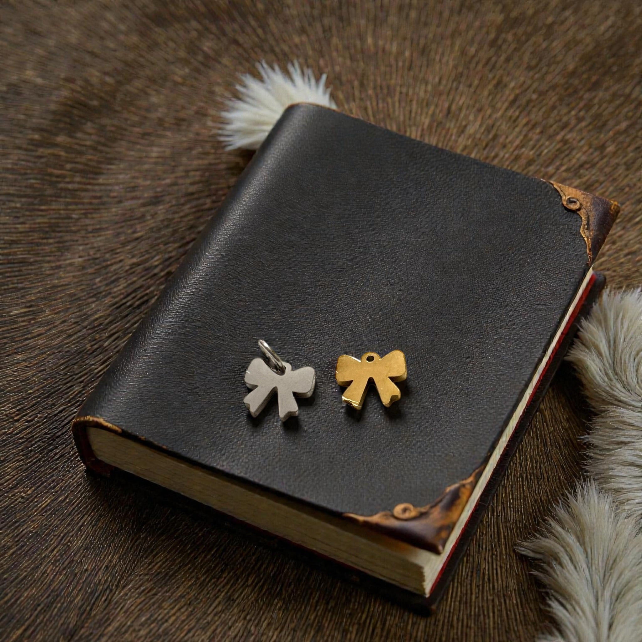 (#24) - Mini Bow Charms