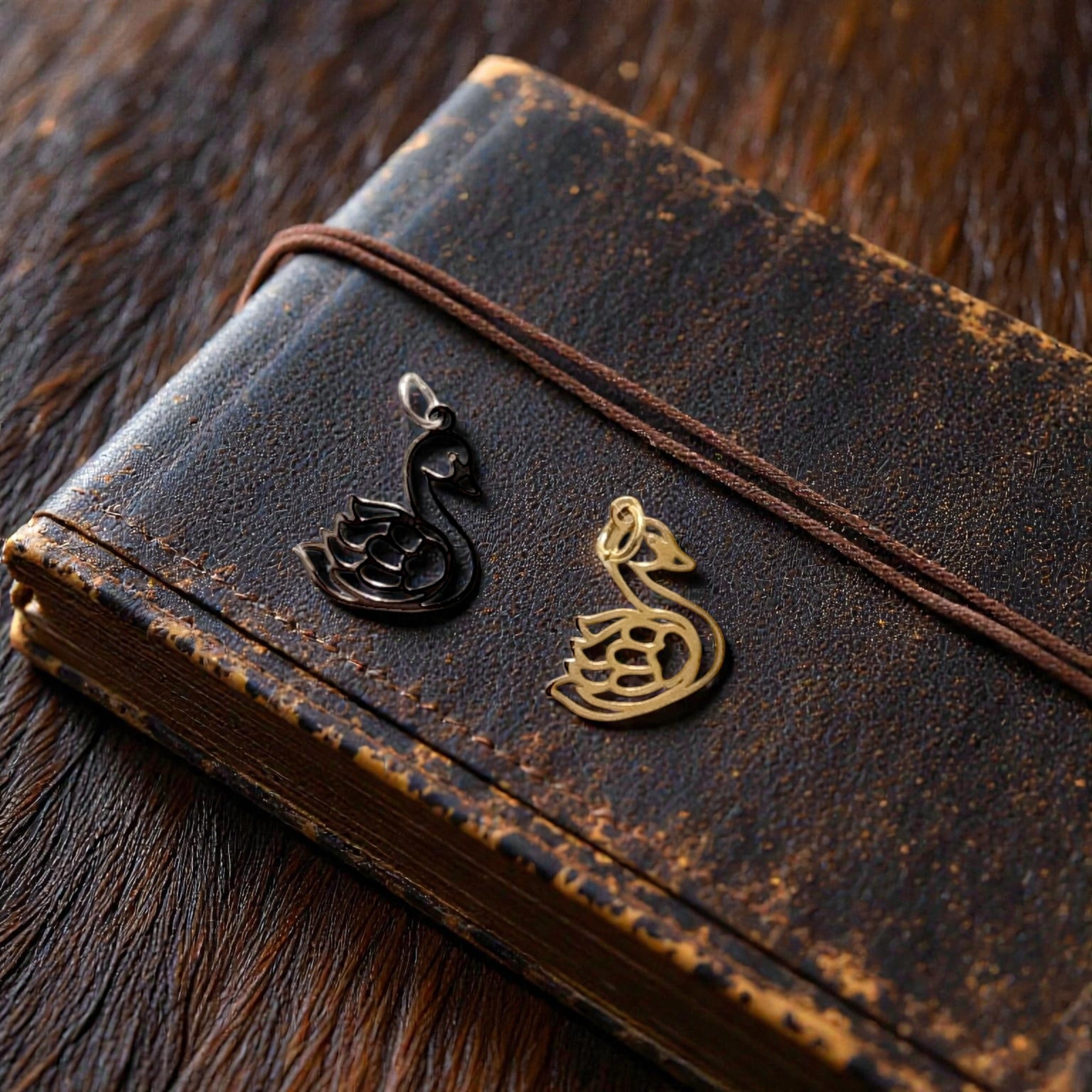 (#27) - Swan Charm