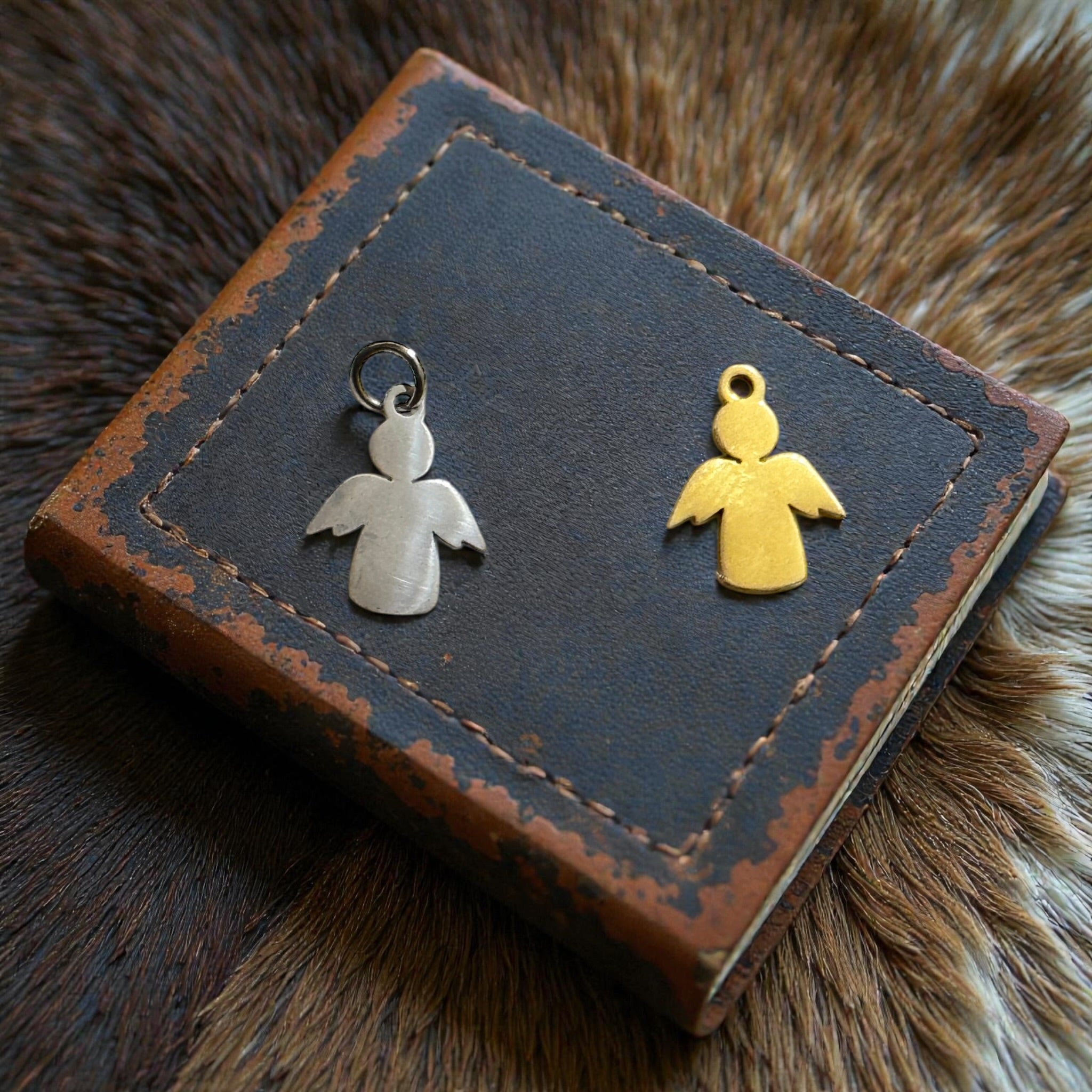 (#21) - Mini Angel Charm