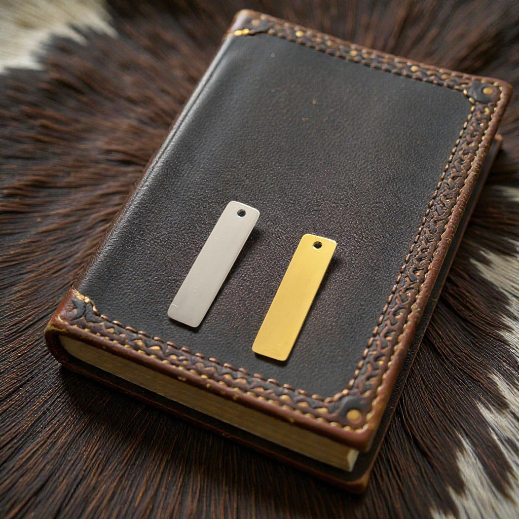 (# 8) - Vertical Bar Charm (27x9mm)