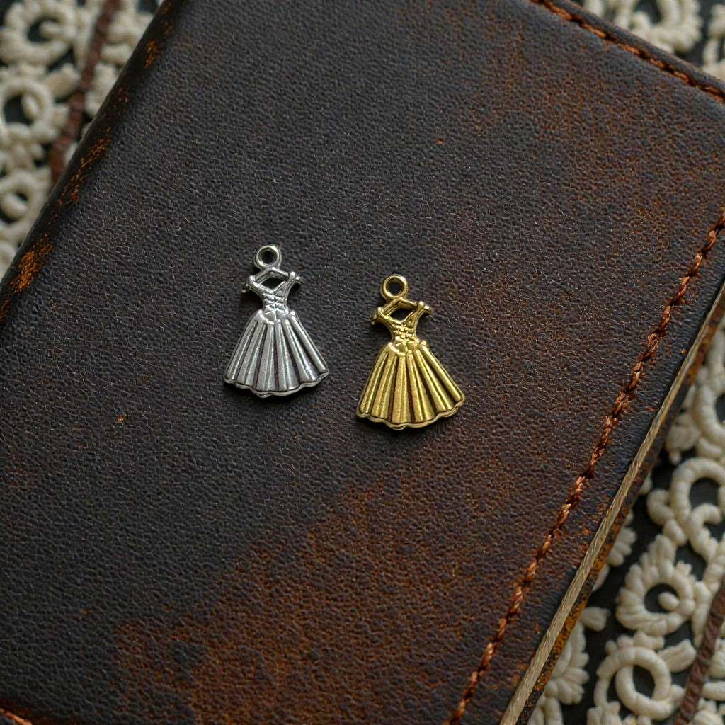 (#33) - Ballet Dress Charm